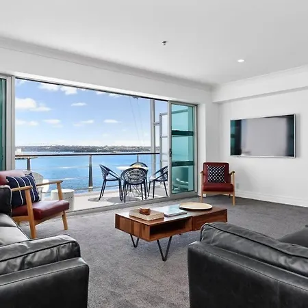 Waterfront Deluxe Apartment - Luxury At It'S Finest!